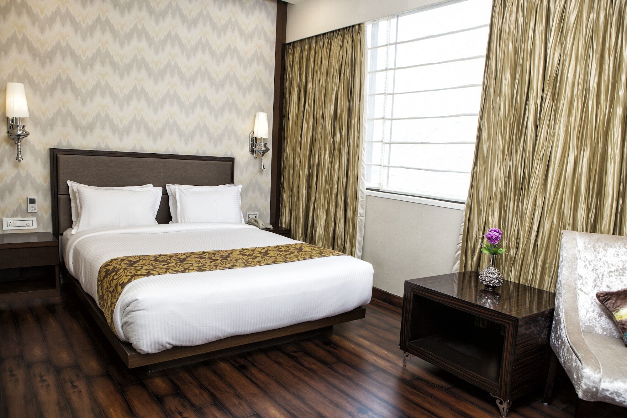 Hotel Gangakashi Nagpur Exteriör bild